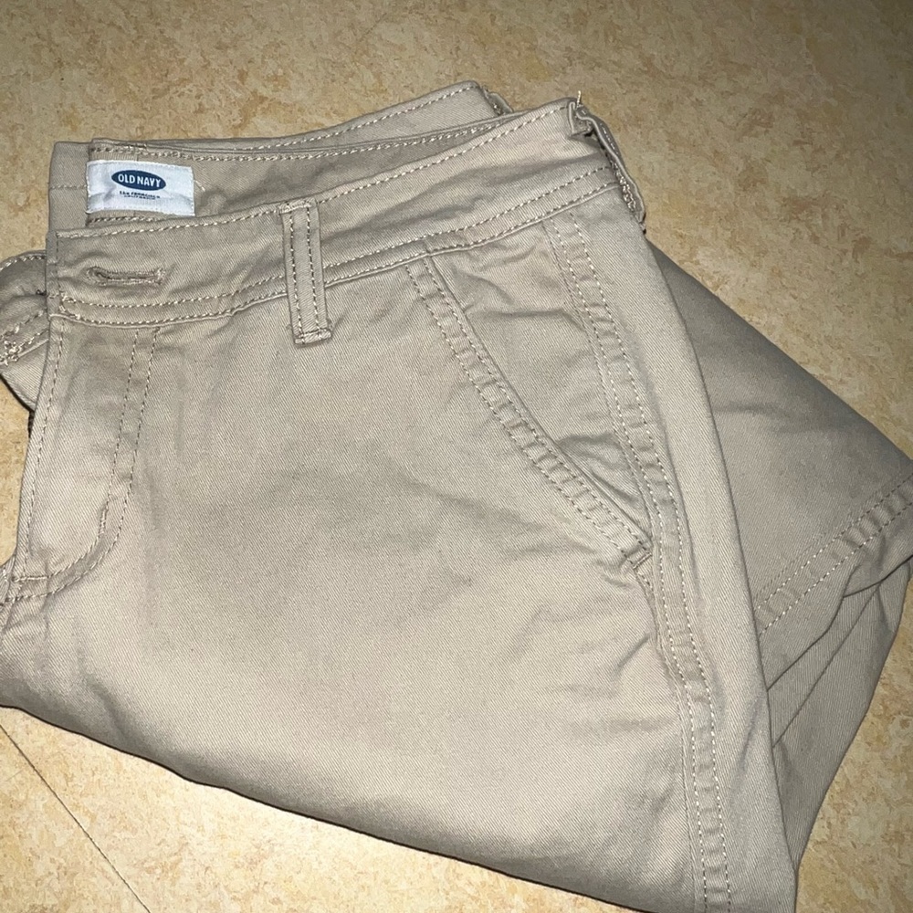 khaki pants